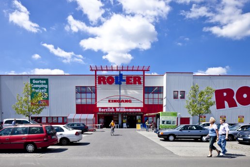Gebäudebild von ROLLER Möbelhaus